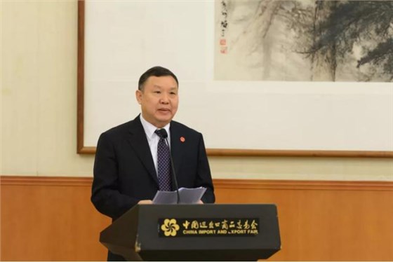 迪欧办公家具携6大子品牌惊艳亮相2019年第43届中国（广州）国际家具博览会